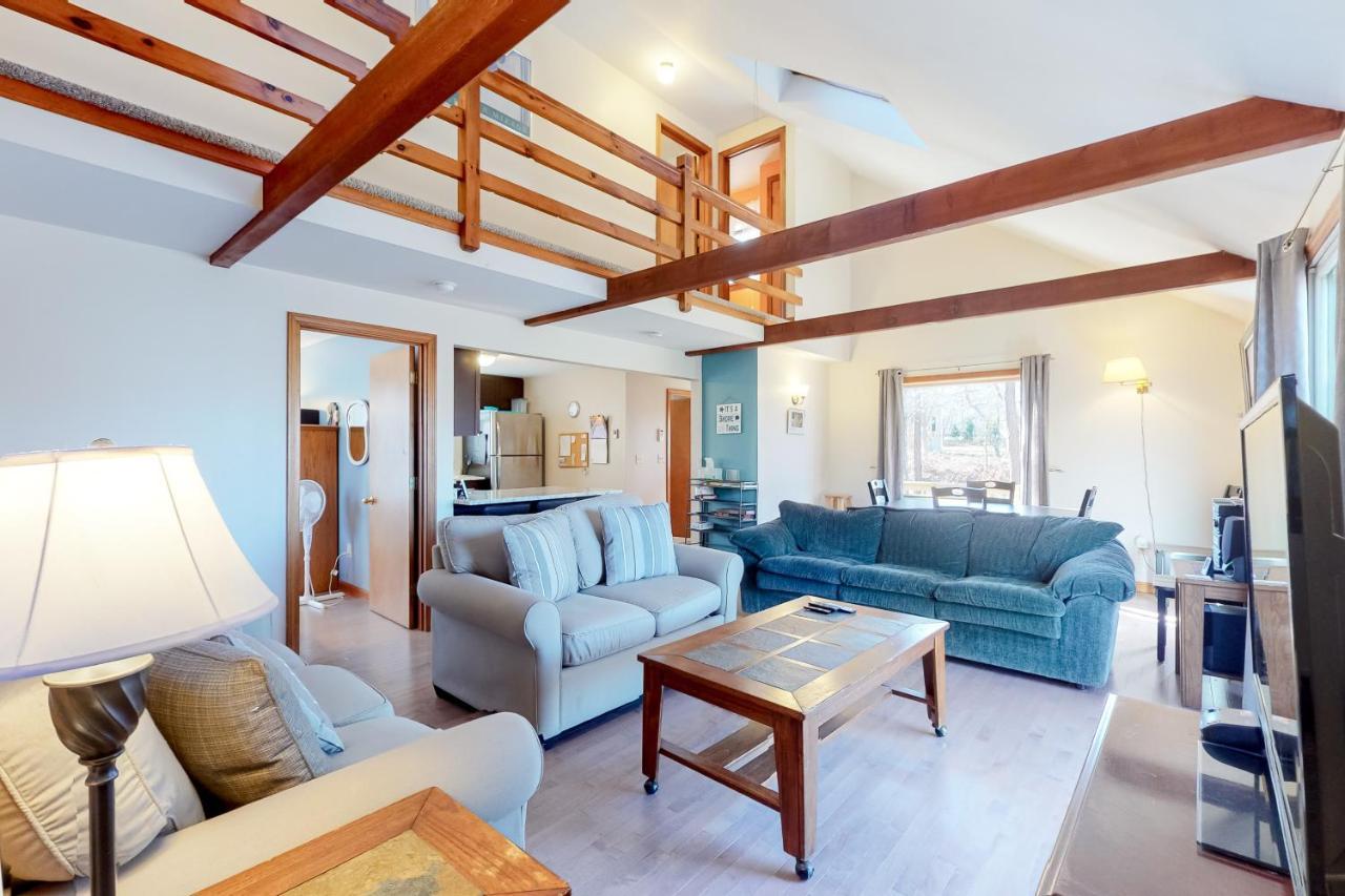 Wooded Oasis Villa Edgartown Exterior photo